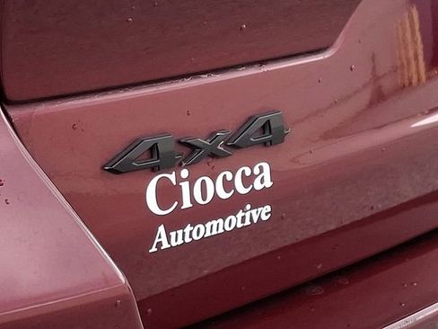 Used 2023 Jeep Grand Cherokee Limited w/ Black Appearance Package AWD/4WD image 30