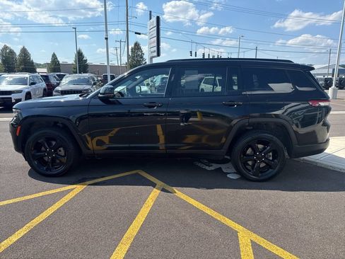 Used 2023 Jeep Grand Cherokee L Laredo AWD/4WD image 6