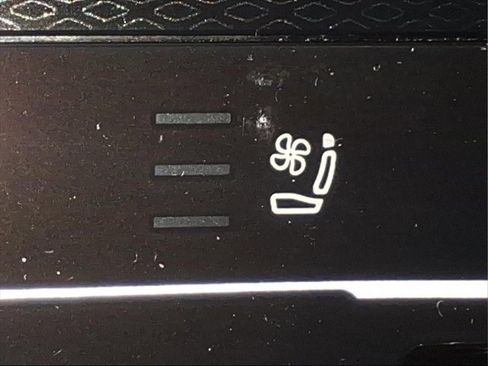 New 2026 Volkswagen Taos SEL image 20