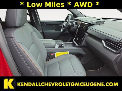 Used 2025 GMC Acadia AT4 image 15