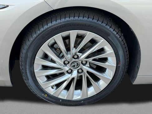 Used 2021 Lexus ES 300h Ultra Luxury FWD image 14
