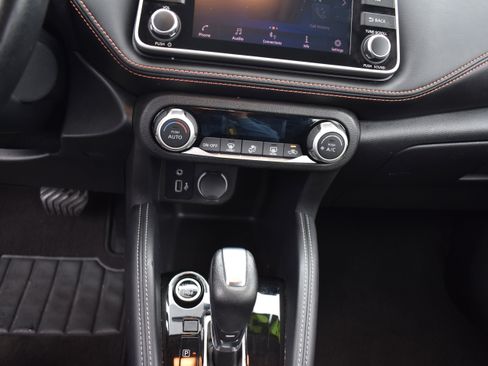 Used 2019 Nissan Kicks SR w/ Exterior Package image 19