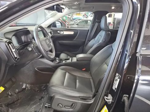 Used 2019 Volvo XC40 T5 Momentum AWD/4WD image 5