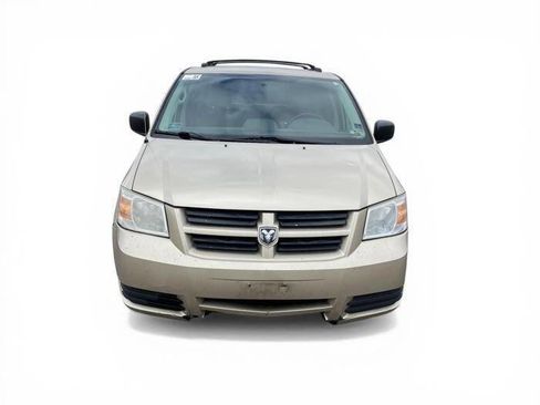 Used 2010 Dodge Grand Caravan Hero image 9