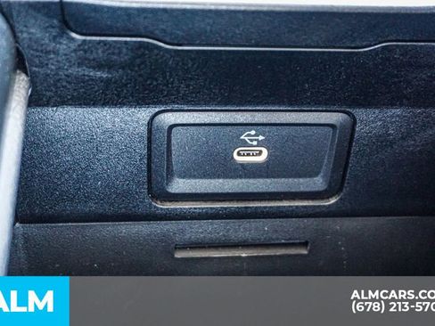 Used 2025 Mercedes-Benz C 300 Sedan image 42