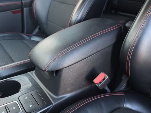 Used 2024 Ford Escape ST-Line image 11