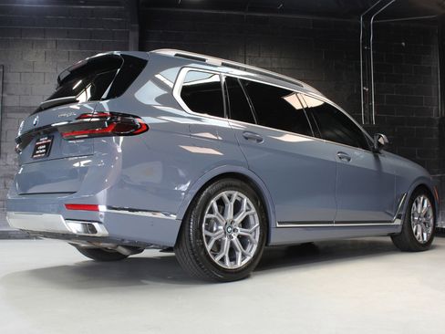 Used 2024 BMW X7 xDrive40i w/ Climate Comfort Package image 10