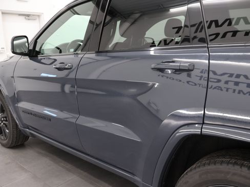 Used 2018 Jeep Grand Cherokee Altitude AWD/4WD image 33