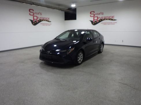 Used 2025 Toyota Corolla LE FWD image 1