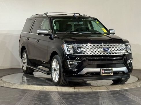 Used 2019 Ford Expedition Platinum image 2