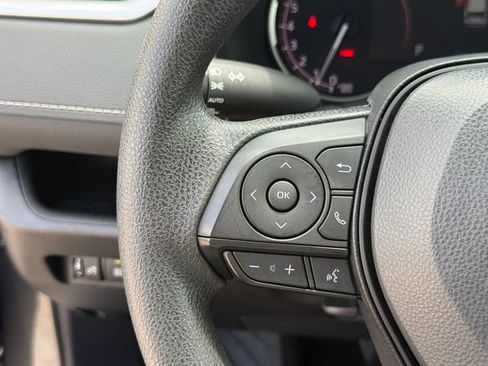 Used 2025 Toyota RAV4 XLE FWD image 14