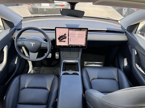 Used 2022 Tesla Model Y Performance image 27