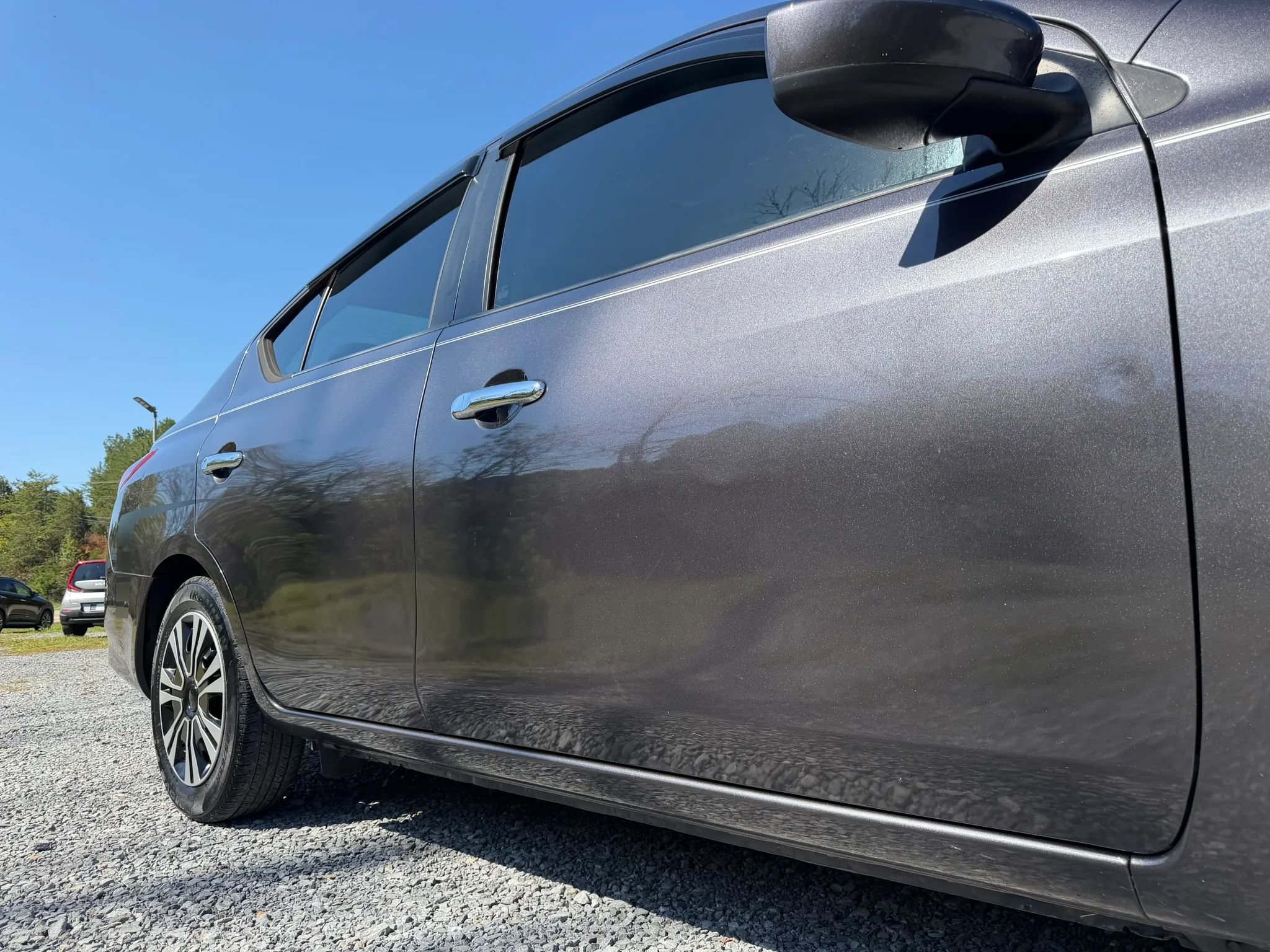 Used 2015 Nissan Versa SV FWD image 9