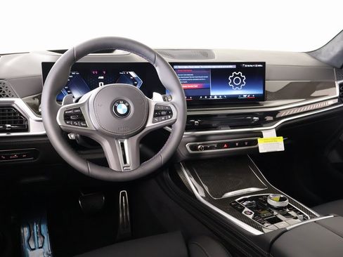 New 2026 BMW X7 M60i image 2