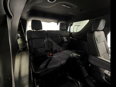 Used 2025 Chevrolet Tahoe Premier AWD/4WD image 15