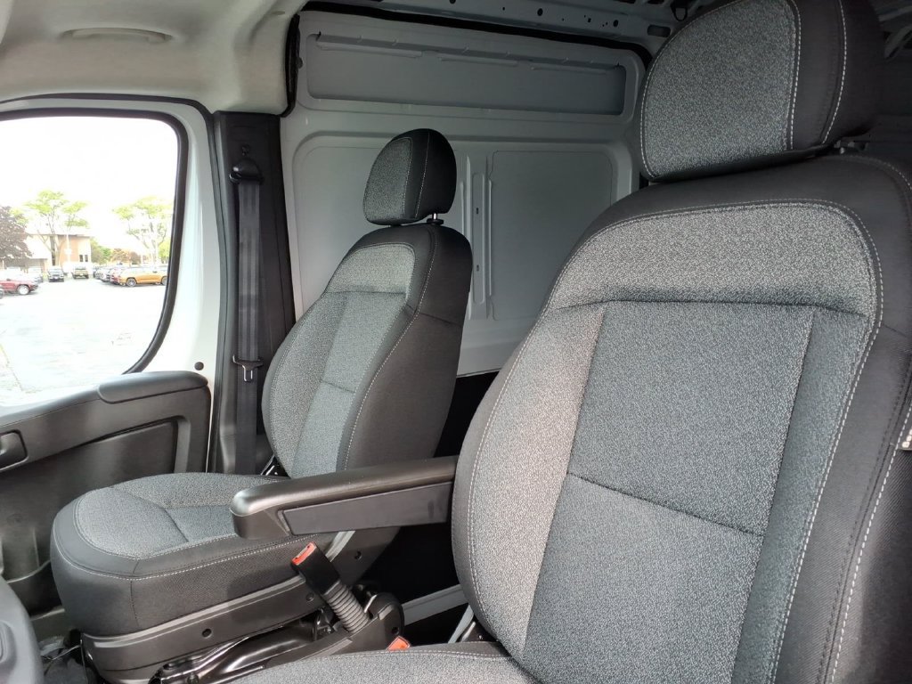 New 2026 RAM ProMaster 2500 w/ Convenience Group FWD image 9