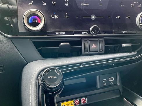 Certified 2025 Lexus NX 350h AWD w/ Accessory Package (2T) image 33