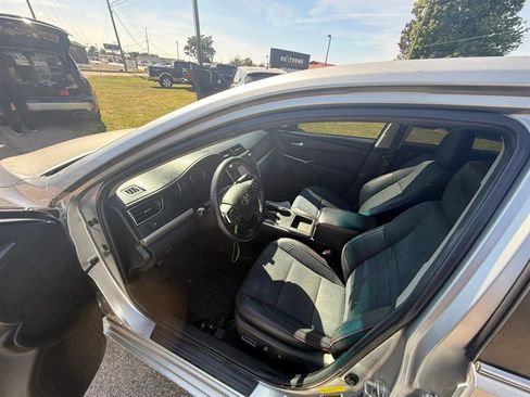 Used 2015 Toyota Camry SE FWD image 24