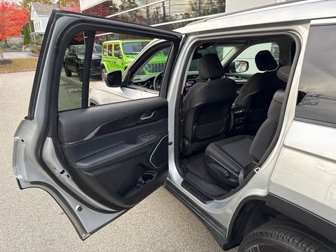 Used 2021 Jeep Grand Cherokee L Laredo w/ Luxury Tech Group I image 30