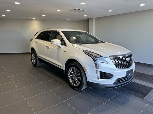 Used 2020 Cadillac XT5 Premium Luxury w/ LPO, Floor Liner Package image 3