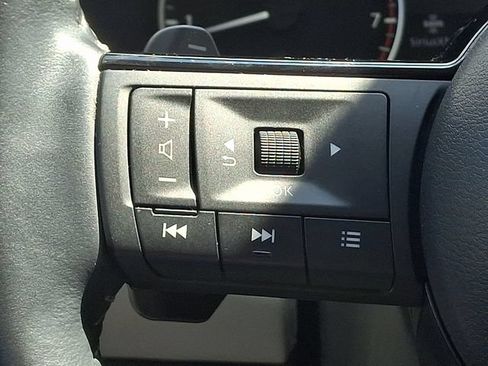 Used 2022 Nissan Pathfinder SL AWD/4WD image 23