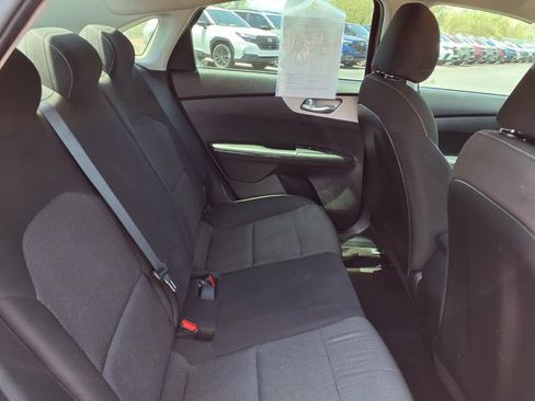 Used 2022 Kia Forte LXS w/ LXS Technology Package FWD image 21