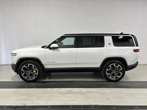 Used 2024 Rivian R1S Adventure image 2