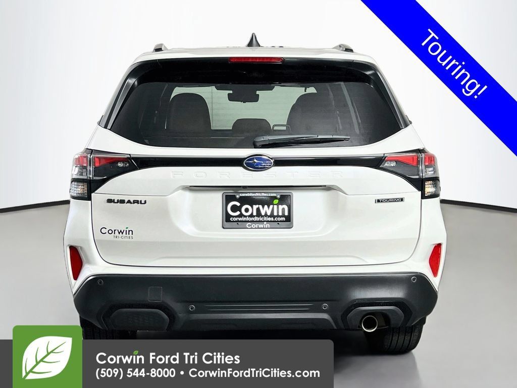 Used 2025 Subaru Forester Touring AWD/4WD image 14