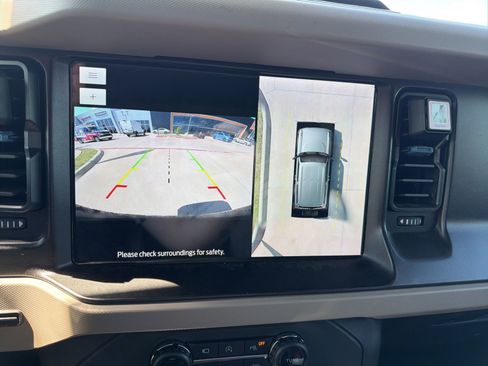 Used 2022 Ford Bronco Wildtrak image 10