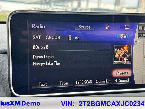 Used 2018 Lexus RX 450h AWD image 29