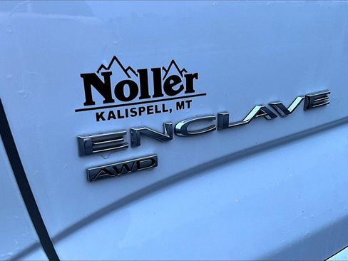 Used 2024 Buick Enclave Premium image 8