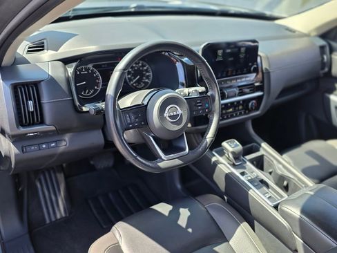 Used 2023 Nissan Pathfinder SL FWD image 20
