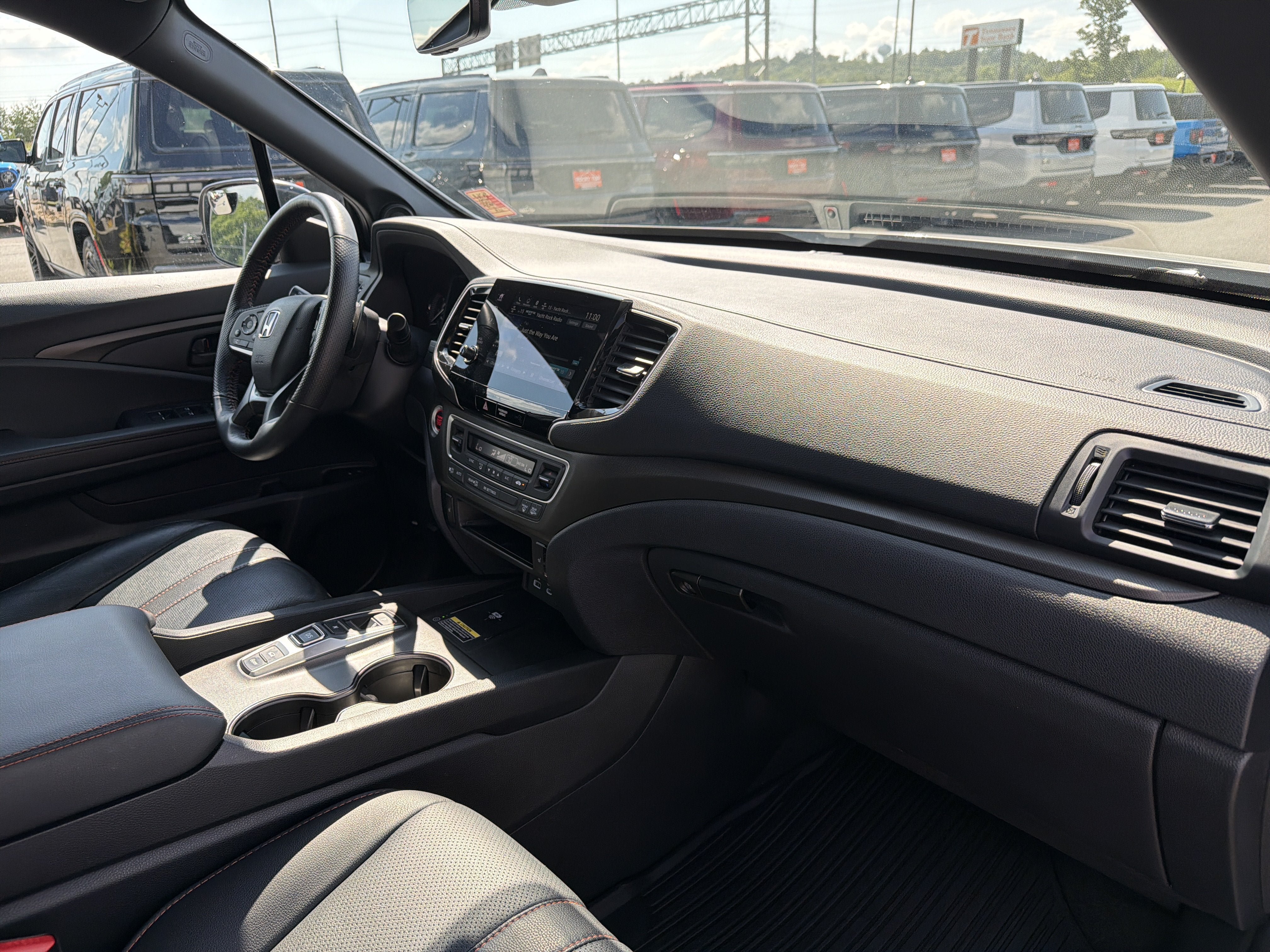 Used 2025 Honda Passport TrailSport image 29