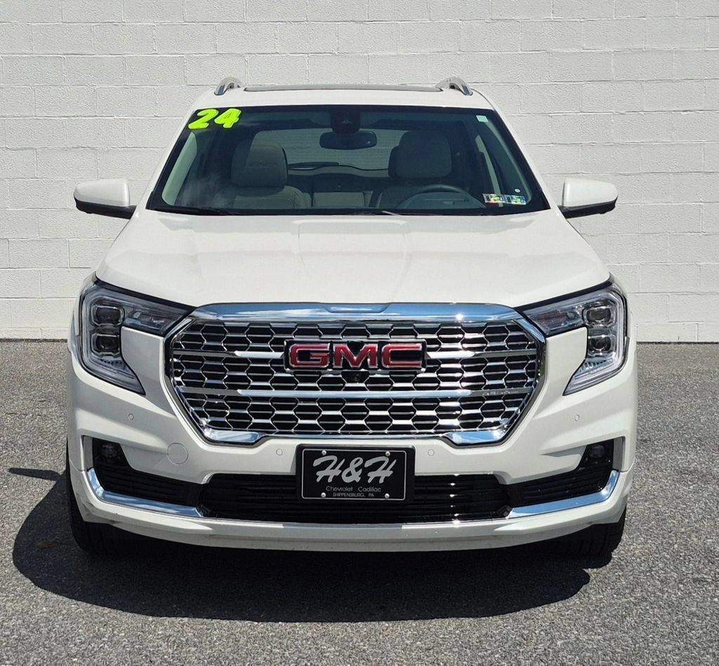 Used 2024 GMC Terrain Denali w/ Denali Premium Package AWD/4WD image 49