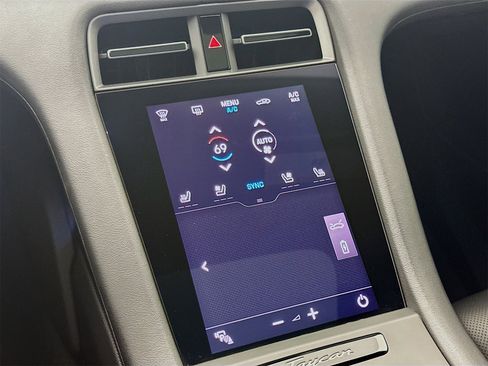 Used 2020 Porsche Taycan 4S image 16