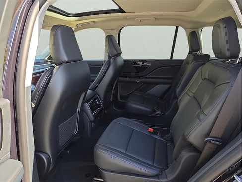 New 2026 Lincoln Aviator 2WD image 10