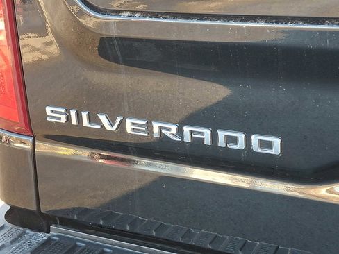 Used 2021 Chevrolet Silverado 1500 Custom Trail Boss image 30