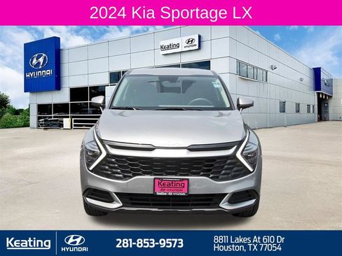 Used 2024 Kia Sportage LX AWD/4WD image 2