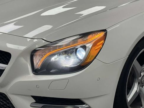 Used 2016 Mercedes-Benz SL 550 w/ Driver Assistance Package image 37