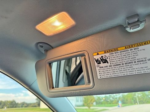 Used 2021 Toyota RAV4 XLE Premium image 34