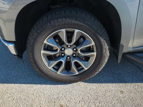 Used 2019 Chevrolet Silverado 1500 LT w/ Texas Edition image 33