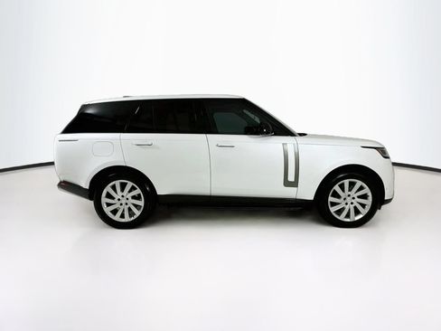 Used 2025 Land Rover Range Rover SE AWD/4WD image 9