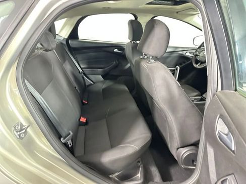 Used 2015 Ford Focus SE w/ SE Sport Package image 27