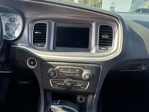 Used 2020 Dodge Charger SXT w/ Leather Interior Group RWD image 10