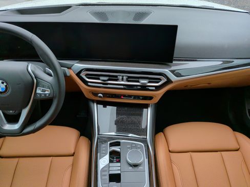 Used 2023 BMW 330i xDrive Sedan w/ Premium Package image 30