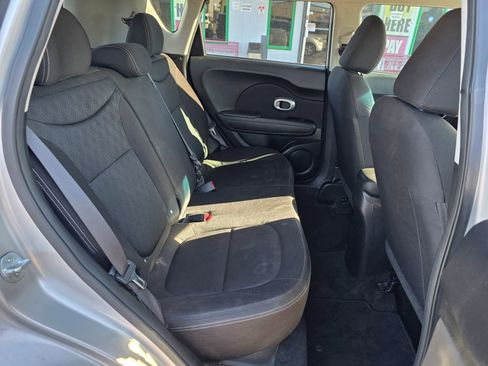 Used 2016 Kia Soul FWD image 9