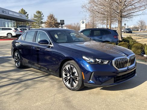 New 2026 BMW 530i xDrive AWD/4WD image 6