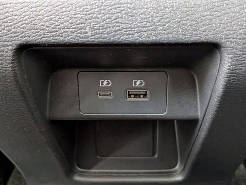 Used 2024 Mitsubishi Outlander SE image 16