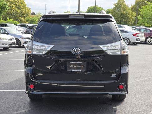 Used 2019 Toyota Sienna SE w/ SE Preferred Package AWD/4WD image 19
