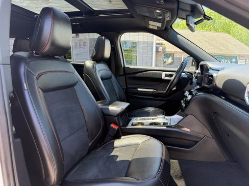 Used 2022 Ford Explorer ST-Line AWD/4WD image 11